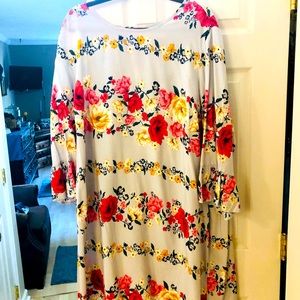 Old Navy Grey Dress with flowers NWT XXL